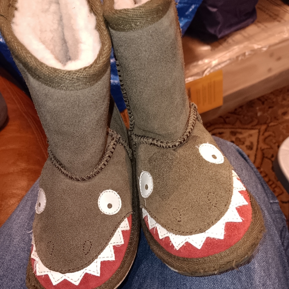 Boys boots
